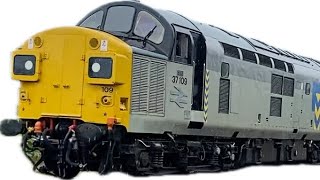 Class 37 Heritage Diesel Locomotive In The Rain 37109D6809 Rawtenstall 08092024 [upl. by Saunder]