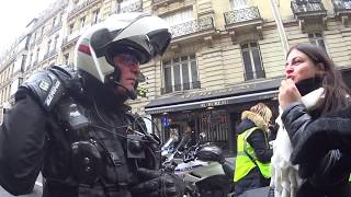 Gilets jaunes Paris le 2411un policier pas comme les autres [upl. by Gerard]