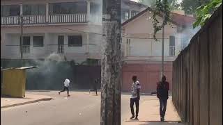 guerre les policiers contre les élèves du lycée technique 1er mai1 [upl. by Yelsnia296]