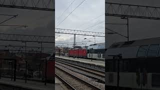 DSB Siemens Vectron lokomotiv og dobbeltdækkervogne på Helsingør station dsb danmark [upl. by Airotnes]