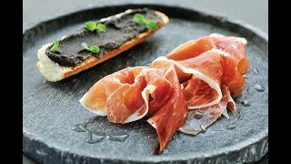 De Gastentafel  Ibericoham met olijventapenade [upl. by Neraa]