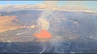 KWcam at Kīlaueas summit captures lava fountain within Halemaʻumaʻu crater [upl. by Gabrielle]