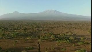 Kenya  Village savane et Kilimandjaro [upl. by Ttesil]