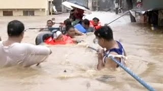 Inondations spectaculaires à Manille [upl. by Amaras]