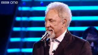 Sir Tom and Leanne duet Mama Told Me Not To Come  The Voice UK  Live Final  BBC One [upl. by Enirak]