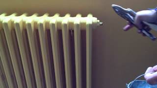 Purger un radiateur  conseil maison [upl. by Rhee]