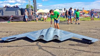 MUST SEE HUGE B2 STEALTH BOMBER RC TURBINE JET MODEL FLIGHT DEMONSTRATION [upl. by Brock765]