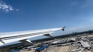 4K  American Airlines Airbus A320200 N680AW Stunning Sunny Afternoon Charlotte Landing [upl. by Dedric]