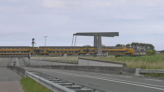 VIRM 9443 rijdt over de Koegrasbrug in Den Helder [upl. by Zebulon]