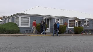 Middle housing tour illustrates housing options for Wenatchee officials [upl. by Nannahs329]