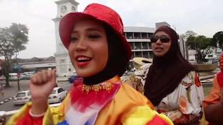 BORIA PULAU PINANG  Cuti Cuti Malaysia  Video khas Boria Omara [upl. by Nedi864]