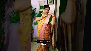 Perfect Sholder Pleats ese banaye shortsvideo saree sareepallu fashion Beautywithrashmi [upl. by Aikkan]