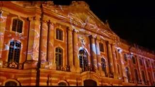 Magie du Cirque un spectacle de cirque géant place du Capitole Toulouse Mapping 081016 [upl. by Yltsew]