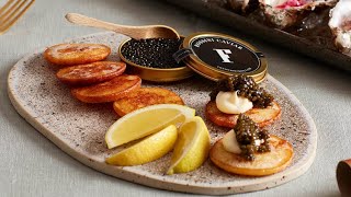 Wassims nytårssnack Blinis med caviar og pisket creme fraiche [upl. by Renell]