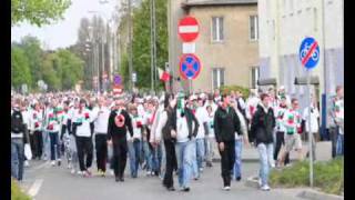 Kibice Legii Warszwa wchodzą na stadion w Bydgoszczy [upl. by Giorgio]