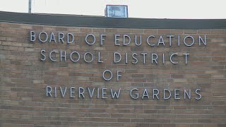 Riverview Gardens High School student robbed while waiting at bus stop [upl. by Zobkiw628]