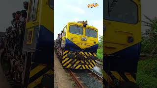 ජීවත් වෙන්න රස්සාවට යන්න විදින දුකක්  Sri Lanka Costal Line Morning Situation sad train [upl. by Ahsat817]