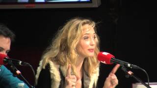 Hélène de Fougerolles Les rumeurs du net du 21122012 dans A La Bonne Heure  RTL  RTL [upl. by Eannej]