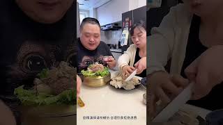 蠢老公事先偷看藏肉，但他萬萬沒想到盆里还有大肉，因此與大肉失之交臂！ [upl. by Stempien97]