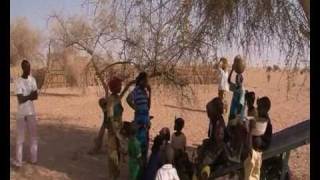 Karancin Abinci a Niger [upl. by Gawain]