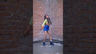 First Kiss Yo Yo Honey Singh  Dance Cover  Vaishnavi  Ipsitaa firstkiss dance shorts [upl. by Aihsas]