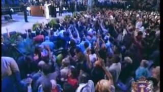 Predicazione del Vangelo e Guarigioni  Benny Hinn Roma Crusade 2005  Part7 [upl. by Aivull701]