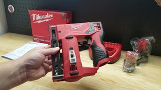 Take A Quick Look At This Milwaukee Crown Stapler Battery amp Charger [upl. by Huda515]