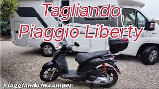 Tagliando Piaggio Liberty  Olio filtri e batteria  scooter maintenance [upl. by Ellatsirhc]