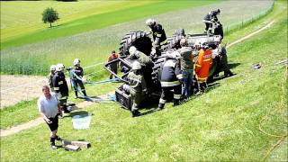 PersonenBergung nach Traktorunfall in Haibach [upl. by Afatsum]