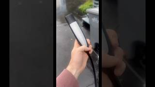 Charger sa voiture sans risque [upl. by Eltrym]