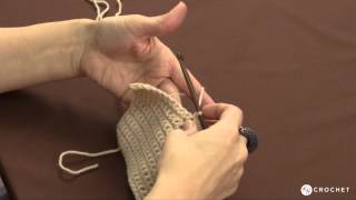 How to Hold a Crochet Hook amp Yarn [upl. by Fredkin232]