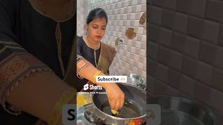 Desi Chai aur shaam ko Pakoda mil jaaye shorts pakoda crispy snacks food cooking [upl. by Adnilreb]