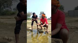 करेंट से सावधान पानी में तबाही मच गया😲trendingshorts viralvideo viralshort subscribe abpnews [upl. by Melodee]