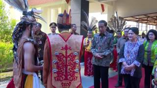 Menerima Gelar Adat Dayak Raja Haring Hatungku Tungket Langit Palangkaraya 20 Desember 2016 [upl. by Trula309]