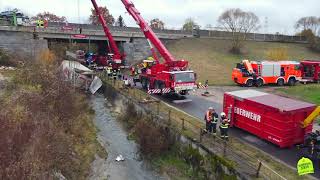 LKW Bergung Ebelsberg Doppelhub mit BF Linz [upl. by Gaut547]