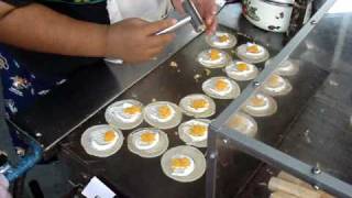 泰式椰奶薄煎餅 Thai crepe with coconut slice and cream ขนมเบื้อง [upl. by Jarvis710]