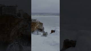 O poder das ondas Gigantes de Nazaré gigantesdenazaré surf [upl. by Azilem624]