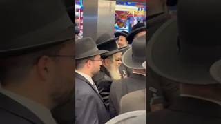 Satmar Rebbe R’ Aaron In Airport On The Way To Argentina [upl. by Vanni]