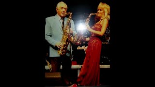 Pamela Lind and Legendary Sax man Boots Randolph play his hit Yakety Sax [upl. by Euell]