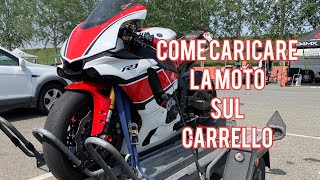 Come caricare e legare la moto sul carrello portamoto [upl. by Innob]