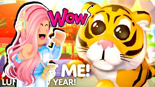 JE DÉCOUVRE LA NOUVELLE MISE À JOUR LUNAR NEW YEAR DANS ADOPT ME TIGER BOX amp DANCING DRAGON ROBLOX [upl. by Euginomod]