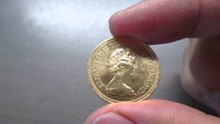 Moneta sterlina Inglese in Oro Queen Elisabeth II Gold Sovereign [upl. by Attenov]