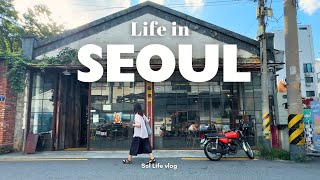 Rainy days in Seoul ☔️ aesthetic cafes LP bar easy home cooking amp baking  Life in Seoul VLOG [upl. by Love]