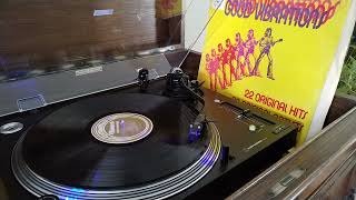 A3  Dock Of The Bay  Otis Redding  1973 Good Vibrations RONCO UK Vinyl LP Record [upl. by Hanselka]