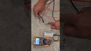 Defekten AC Kondensator mit dem Multimeter feststellen messen [upl. by Taub]