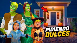 Pidiendo HALLOWEEN Disfrazados de SHREK [upl. by Sosanna]