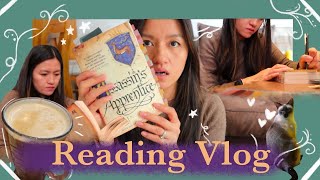 Robin Hobb is the Queen of fantasy  Reading Vlog [upl. by Keverne]