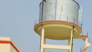 Solar Water Tank यूपी के इस गांव में सोलर से चलती पानी की टंकी हजारों ग्रामी को मिल रहा फायदा [upl. by Ecikram]