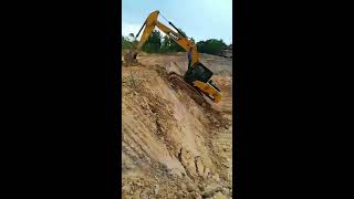 Extreme Operator Hill Climbing Sany Excavator [upl. by Nageem]