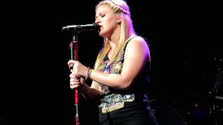 Kelly Clarkson  Fade Into You Charlotte NC [upl. by Atinwahs]